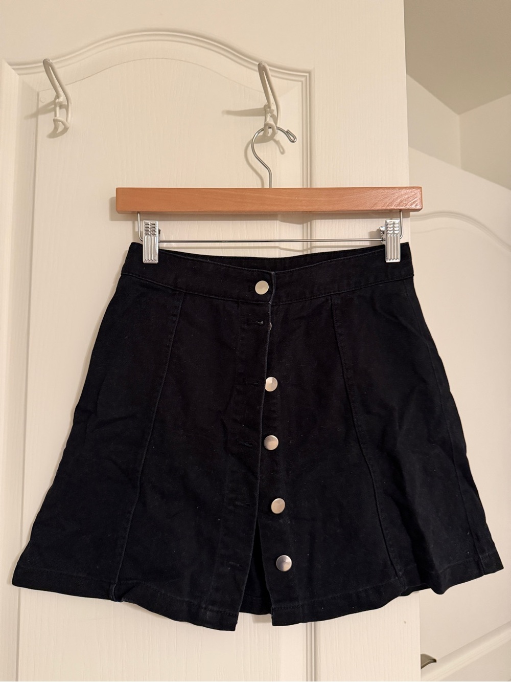 H&M Black Button-Front A-Line Mini Skirt - Picture 2 of 3